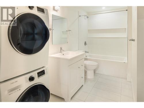 1992 Begbie Road, Kelowna, BC - Indoor Photo Showing Laundry Room