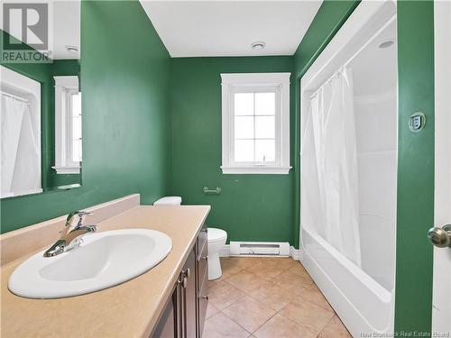 37-39 Price Street, Moncton, NB - Indoor Photo Showing Bathroom