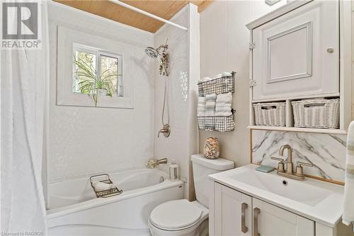 397 Mallory Beach Road, South Bruce Peninsula, ON - Indoor Photo Showing Bathroom