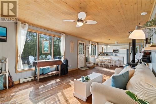 397 Mallory Beach Road, South Bruce Peninsula, ON - Indoor Photo Showing Living Room