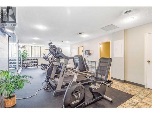 737 Leon Avenue Unit# 1401, Kelowna, BC - Indoor Photo Showing Gym Room