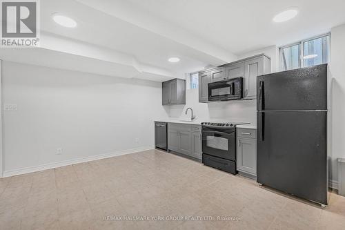 22 Kerfoot Crescent, Georgina, ON - Indoor Photo Showing Kitchen