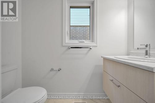 26 Gemini Drive, Barrie, ON - Indoor Photo Showing Bathroom