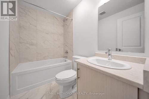 26 Gemini Drive, Barrie, ON - Indoor Photo Showing Bathroom