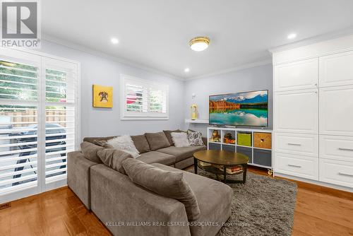 127 - 1050 Shawnmarr Road, Mississauga, ON - Indoor Photo Showing Living Room