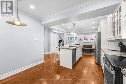 127 - 1050 Shawnmarr Road, Mississauga, ON - Indoor Photo Showing Kitchen