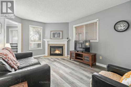 78 Lauchlin Crescent, Halton Hills, ON - Indoor Photo Showing Living Room With Fireplace