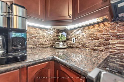 32 Aster Avenue, Hamilton, ON - Indoor Photo Showing Kitchen