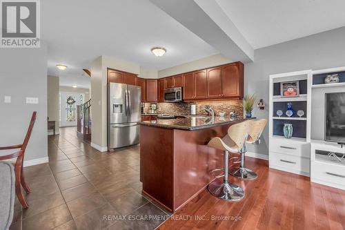 32 Aster Avenue, Hamilton, ON - Indoor Photo Showing Kitchen