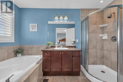 32 Aster Avenue, Hamilton, ON - Indoor Photo Showing Bathroom