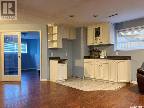 455 Guenter Bay, Saskatoon, SK - Indoor Photo Showing Kitchen