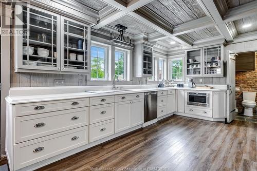 5 Canal Street, Amherstburg, ON - Indoor Photo Showing Kitchen