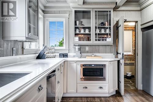 5 Canal Street, Amherstburg, ON - Indoor Photo Showing Kitchen