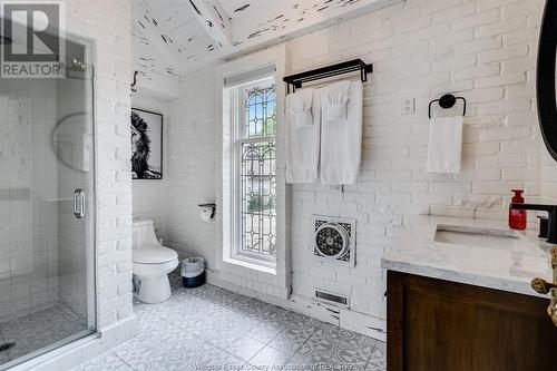 5 Canal Street, Amherstburg, ON - Indoor Photo Showing Bathroom