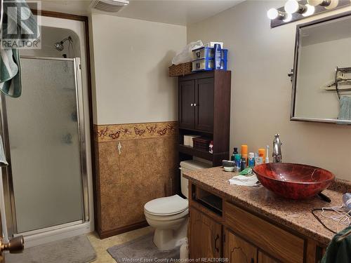 361 Indian Creek Road, Chatham, ON - Indoor Photo Showing Bathroom