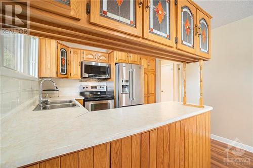 2426 Magnus Avenue, Ottawa, ON - Indoor Photo Showing Kitchen With Double Sink