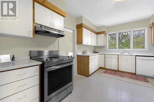 554 Topsail Road, St. John'S, NL - Indoor Photo Showing Kitchen