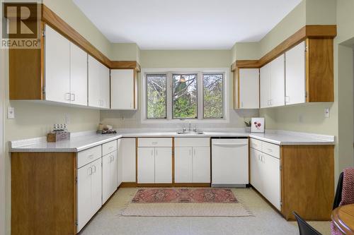 554 Topsail Road, St. John'S, NL - Indoor Photo Showing Kitchen