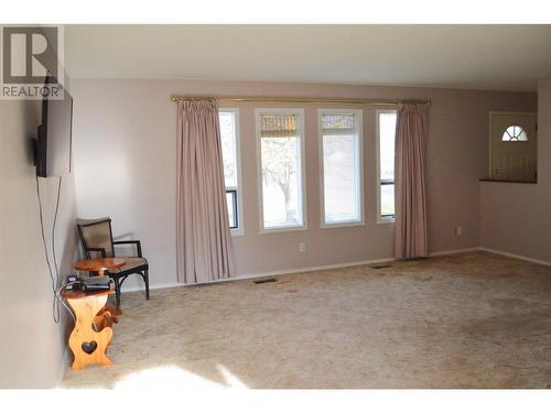 2480 75Th Avenue, Grand Forks, BC - Indoor Photo Showing Other Room