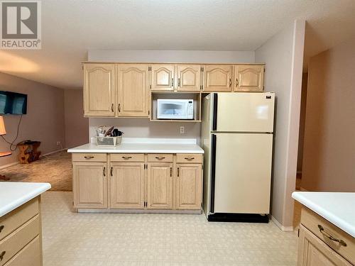 2480 75Th Avenue, Grand Forks, BC - Indoor Photo Showing Kitchen