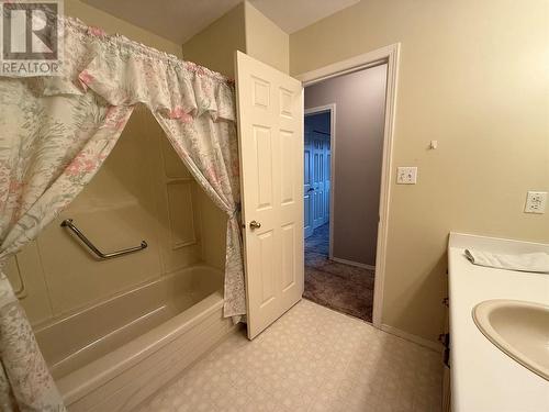 2480 75Th Avenue, Grand Forks, BC - Indoor Photo Showing Bathroom