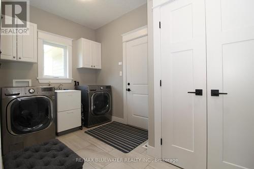 10138 Merrywood Drive, Lambton Shores (Grand Bend), ON - Indoor Photo Showing Laundry Room