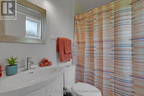 99 Willow Glen Drive, Kawartha Lakes (Lindsay), ON - Indoor Photo Showing Bathroom