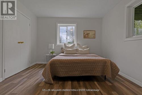 99 Willow Glen Drive, Kawartha Lakes (Lindsay), ON - Indoor Photo Showing Bedroom