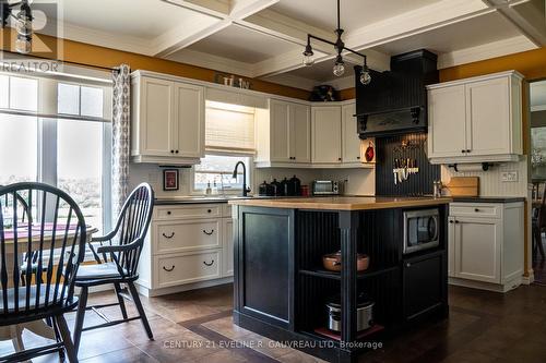 331475 Highway 11, Armstrong, ON - Indoor Photo Showing Kitchen