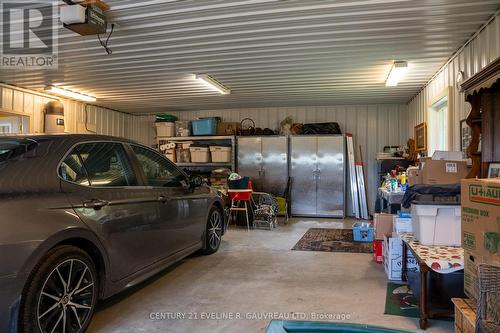 331475 Highway 11, Armstrong, ON - Indoor Photo Showing Garage