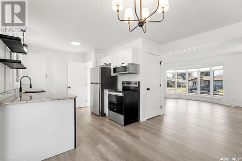 2607 Woodward Avenue, Saskatoon, SK - Indoor Photo Showing Kitchen