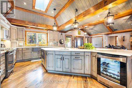 19 Ledge Road, Galway-Cavendish And Harvey, ON - Indoor Photo Showing Kitchen With Upgraded Kitchen