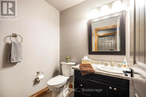 19 Ledge Road, Galway-Cavendish And Harvey, ON - Indoor Photo Showing Bathroom