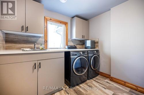 19 Ledge Road, Galway-Cavendish And Harvey, ON - Indoor Photo Showing Laundry Room