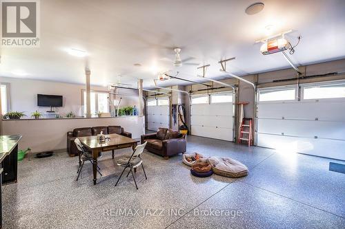 19 Ledge Road, Galway-Cavendish And Harvey, ON - Indoor Photo Showing Garage