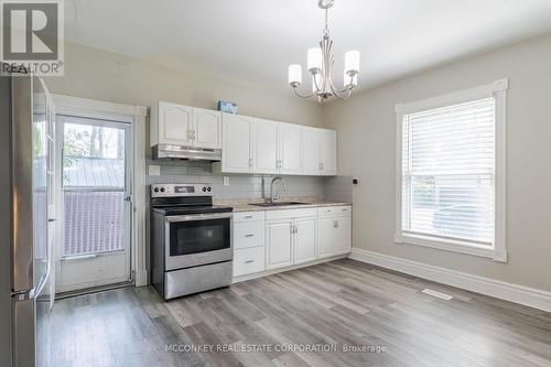 730 Park Street S, Peterborough (Otonabee), ON - Indoor Photo Showing Kitchen