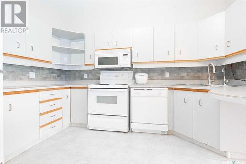 901 1867 Hamilton Street, Regina, SK - Indoor Photo Showing Kitchen