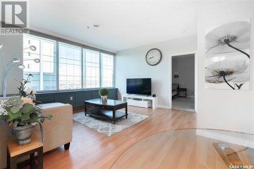 901 1867 Hamilton Street, Regina, SK - Indoor Photo Showing Living Room