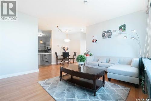 901 1867 Hamilton Street, Regina, SK - Indoor Photo Showing Living Room