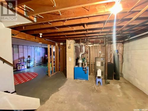 503 5Th Street, Frobisher, SK - Indoor Photo Showing Basement