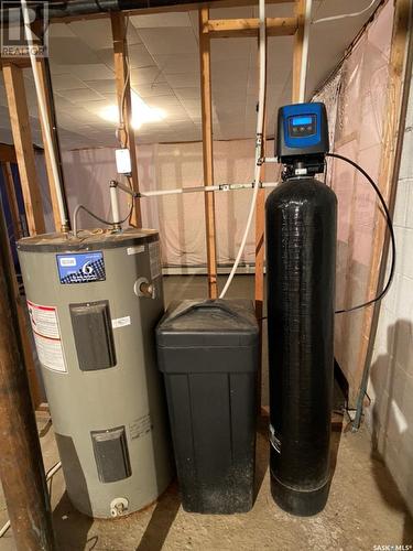 503 5Th Street, Frobisher, SK - Indoor Photo Showing Basement