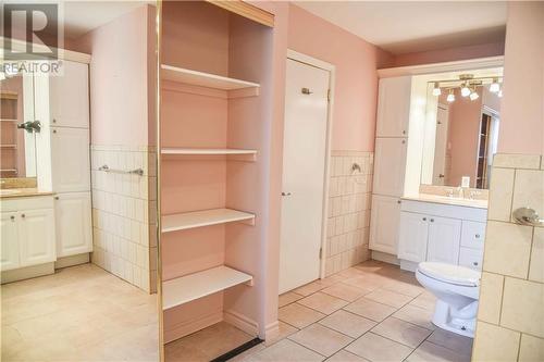 61 Mary Street, Petawawa, ON - Indoor Photo Showing Bathroom