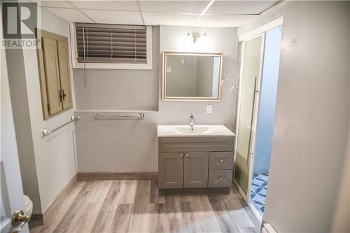 61 Mary Street, Petawawa, ON - Indoor Photo Showing Bathroom