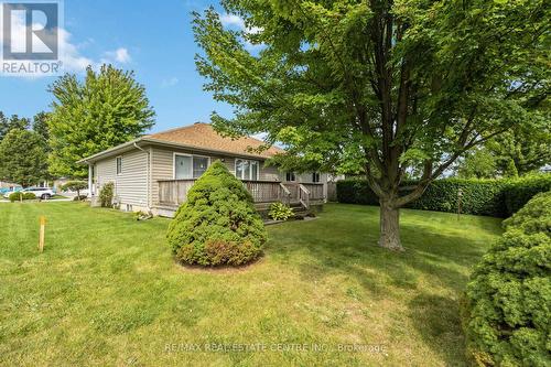 304 Parkside Drive, Petrolia, ON - Outdoor