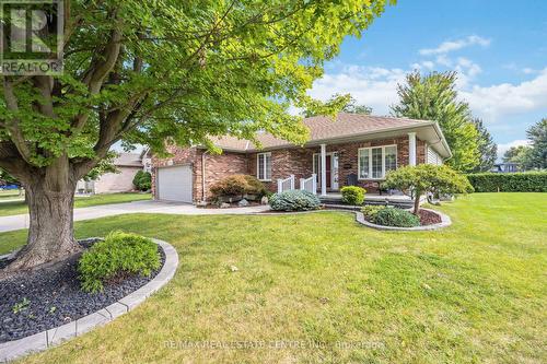 304 Parkside Drive, Petrolia, ON - Outdoor With Facade