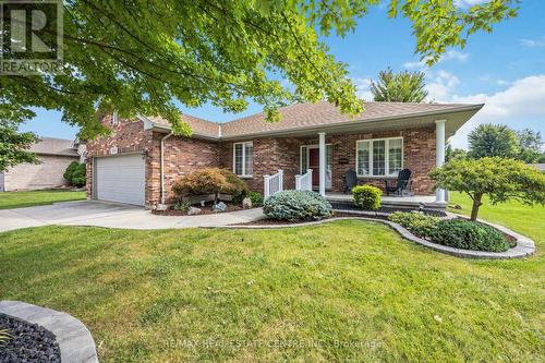 304 Parkside Drive, Petrolia, ON - Outdoor With Facade