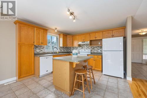 304 Parkside Drive, Petrolia, ON - Indoor Photo Showing Kitchen With Double Sink