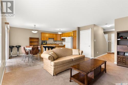 2211 Wallace Street, Regina, SK - Indoor Photo Showing Living Room