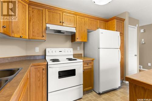 2211 Wallace Street, Regina, SK - Indoor Photo Showing Kitchen