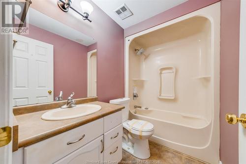 1547 Clover Avenue, Windsor, ON - Indoor Photo Showing Bathroom